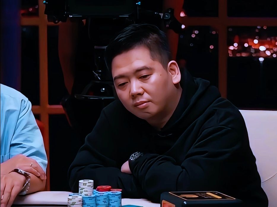 【德州扑克】谭轩转牌中顺，事出反常必有妖！