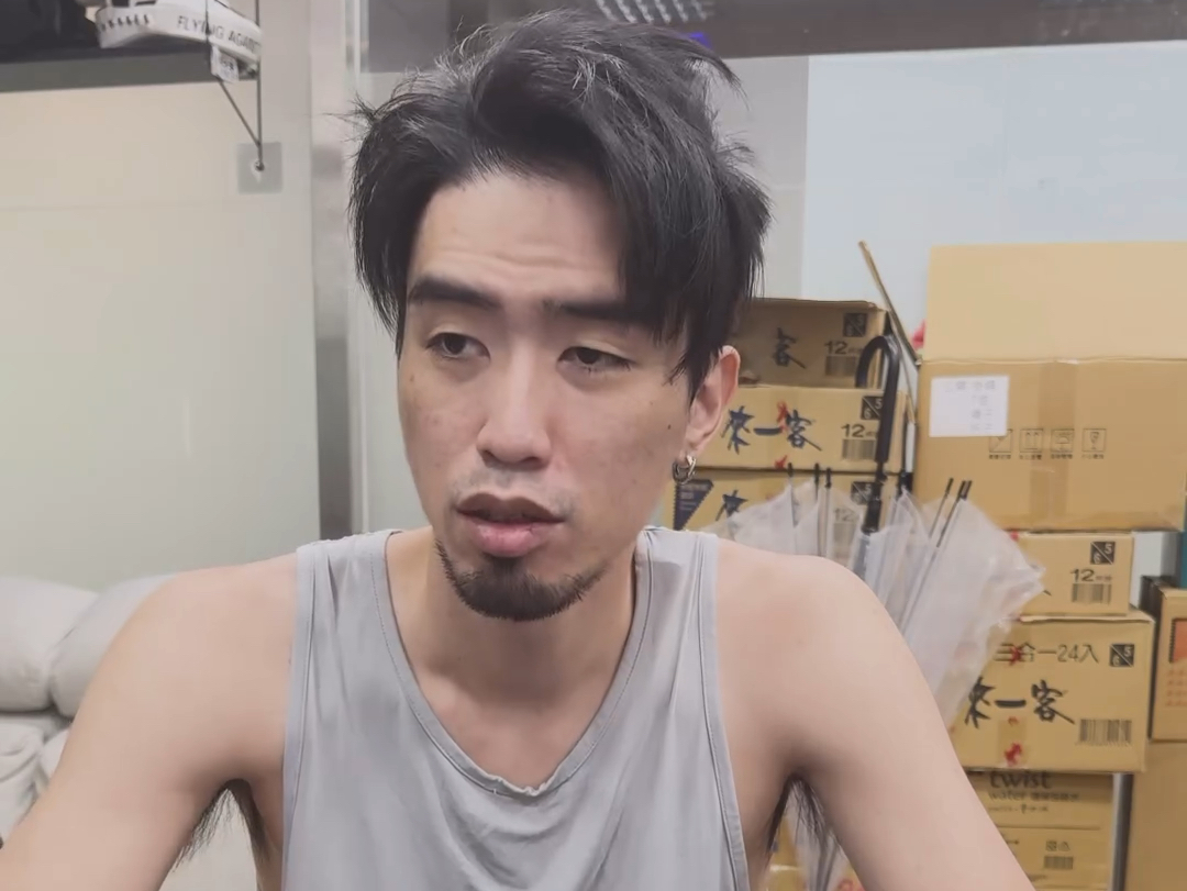 你们现在是水上还是水下？…