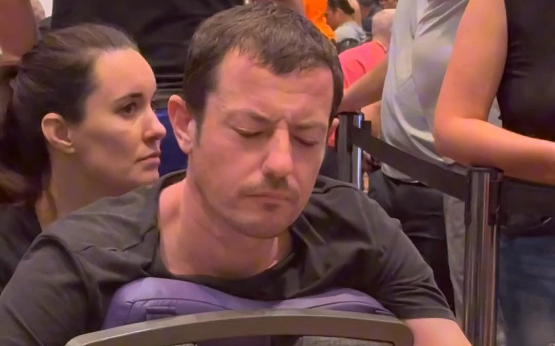 【2024WSOP】对着毒王偷鸡是什么感觉