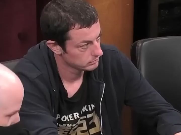 德州扑克 毒王TomDwan連續三次過牌卻最後河牌加註超池！
