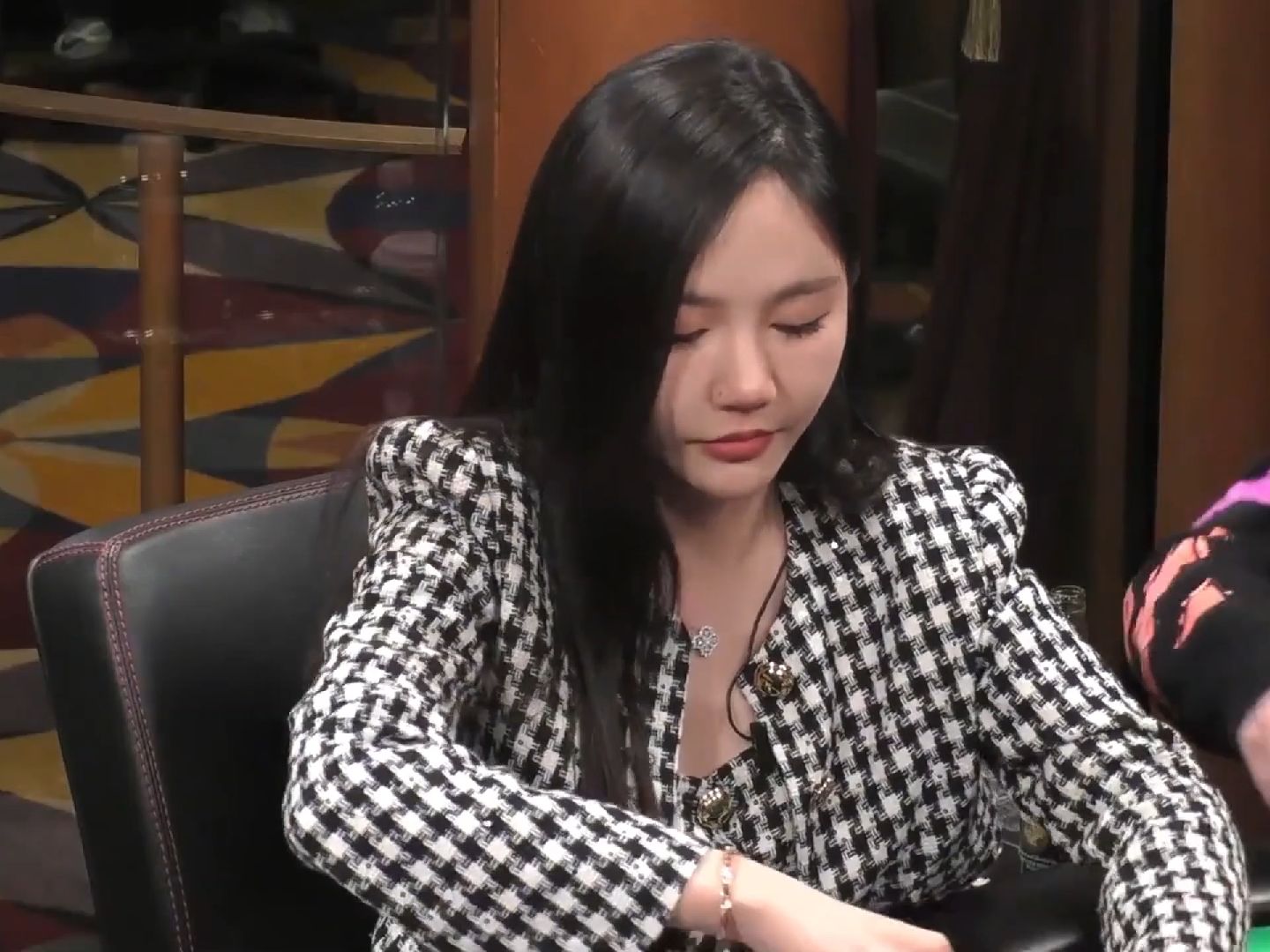 中国美女！皇家同花顺！