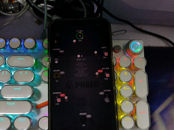 hHPOKER: 这个玩应该没问题吧，
