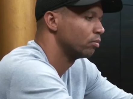 猜猜Phil Ivey 是什么底牌？