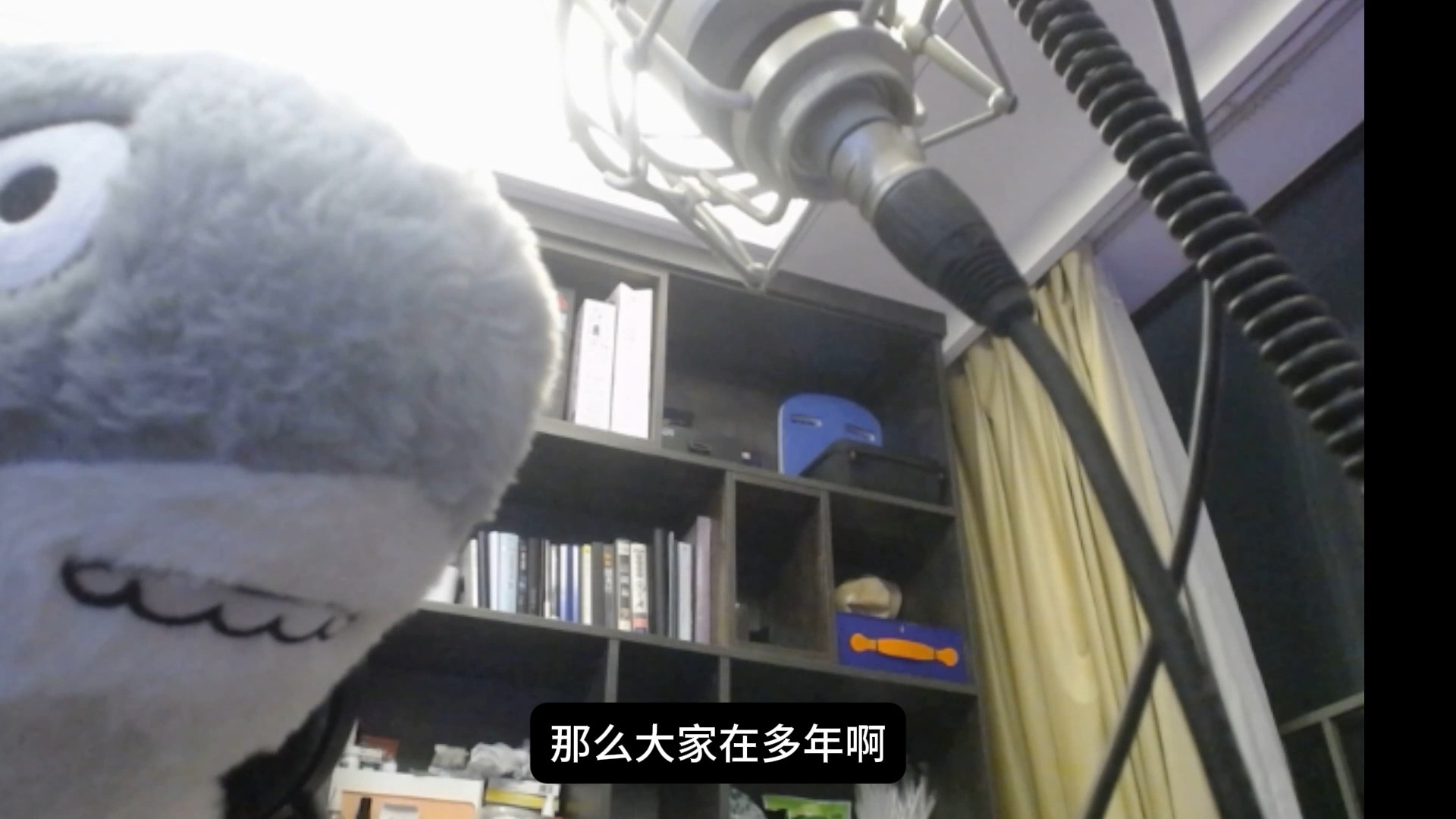 只因在人群中多看了你一眼——挖掘人群中的潜在牌友「人文德扑」
